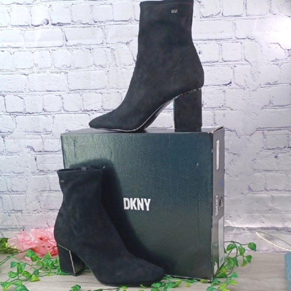 DKNY Cavale Boot NIB - Picture 12 of 12